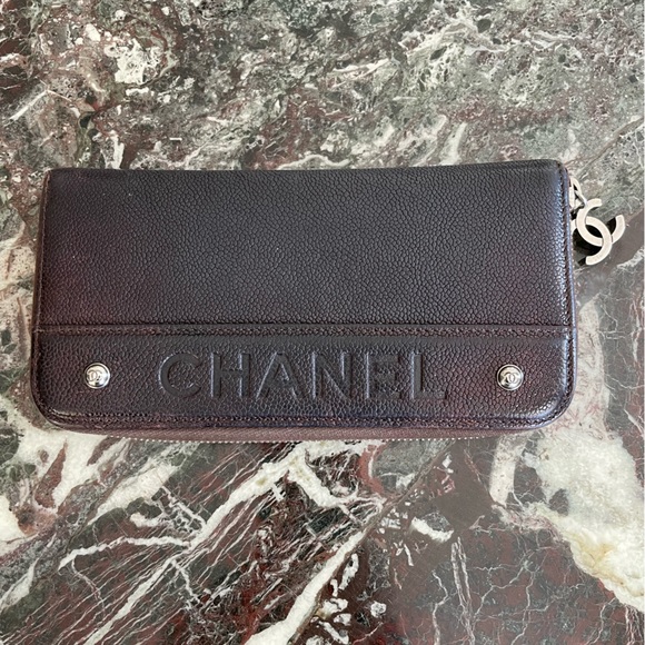 Chanel LAX Zip-Around Wallet - Picture 4 of 16